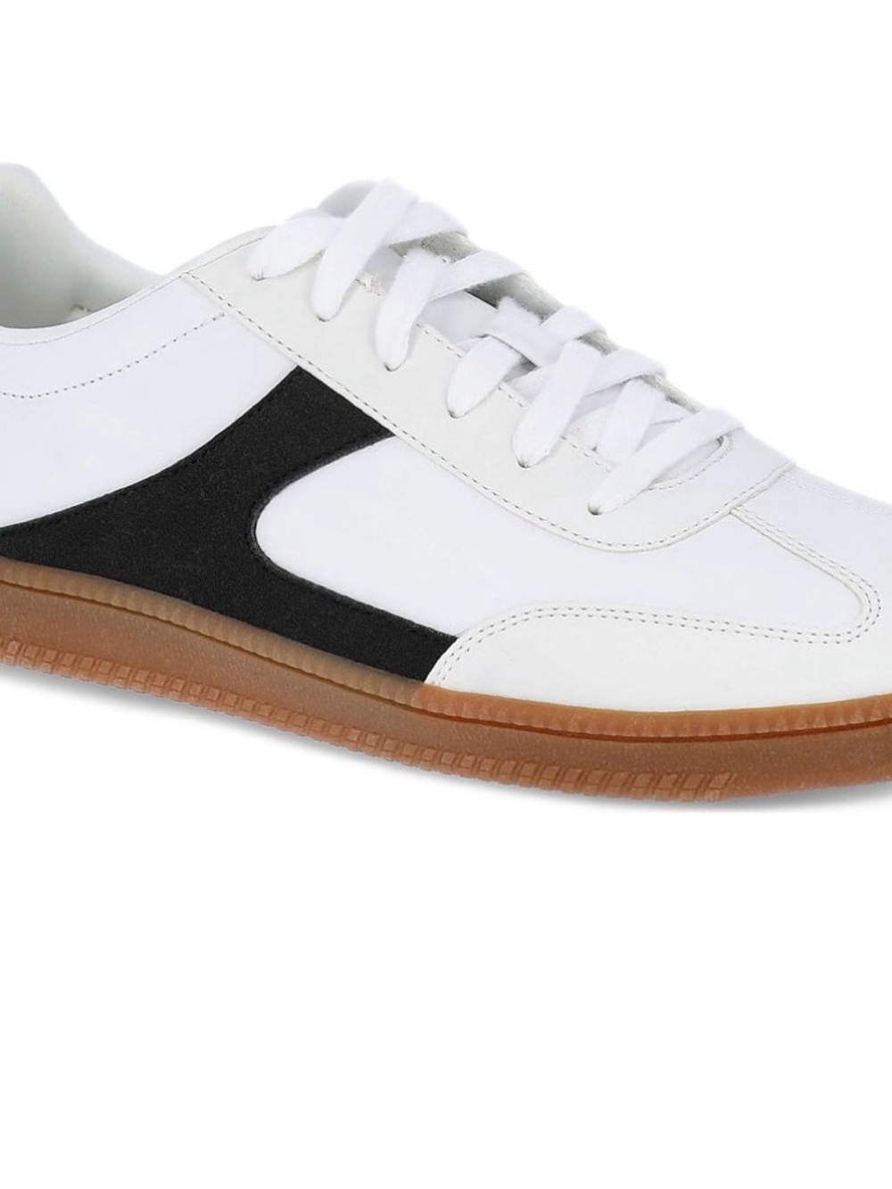 No Boundaries White and Black Women’s Casual Leather Sneaker size 7.5 NWOT